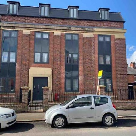 Апартаменты Newly Built 2 Bed Flat In The Heart Of Лик Экстерьер фото